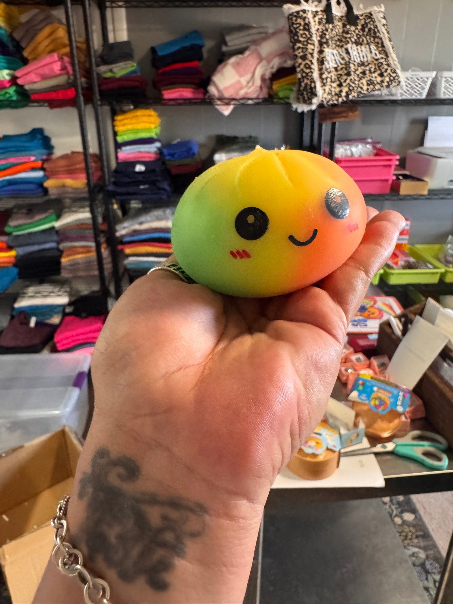 Tie-Dye Dumpling Squishy (mystery color)